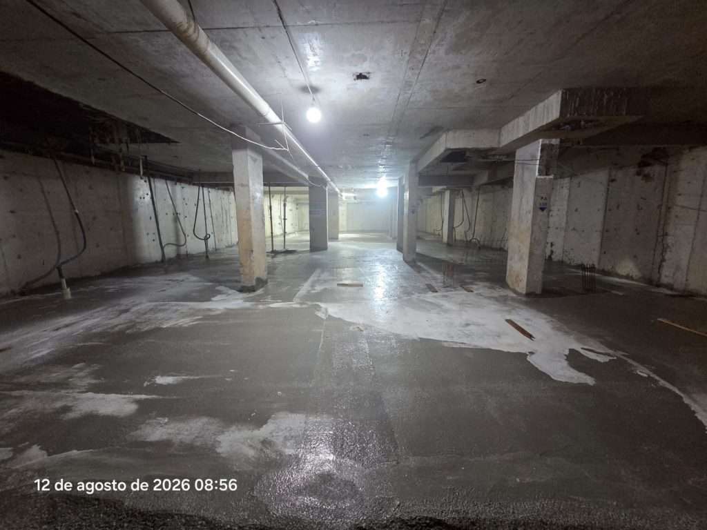 Concretagem do piso do subsolo - Bloco 03