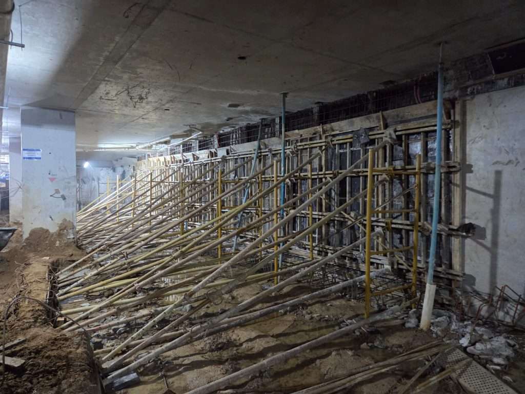 Concretagem da cortina do subsolo